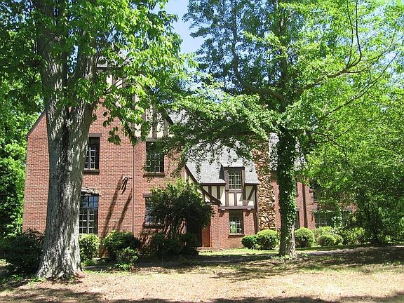 2nd image of 1220 N Piedmont Ave