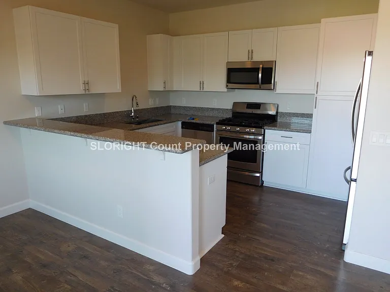 923 Humbert Ave — Photo 4