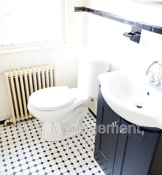 8400 Greenwood Ave #4 — Photo 17