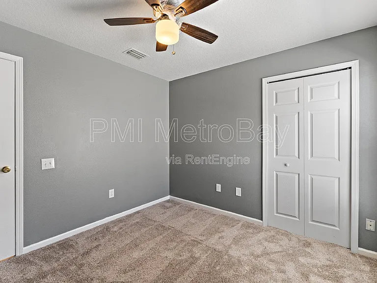 1010 Summer Breeze Dr — Photo 20