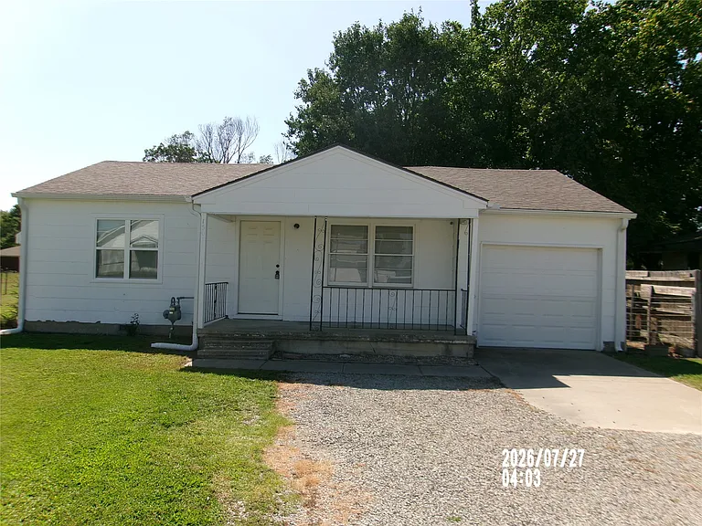 1501 N Choctaw St — Photo 1