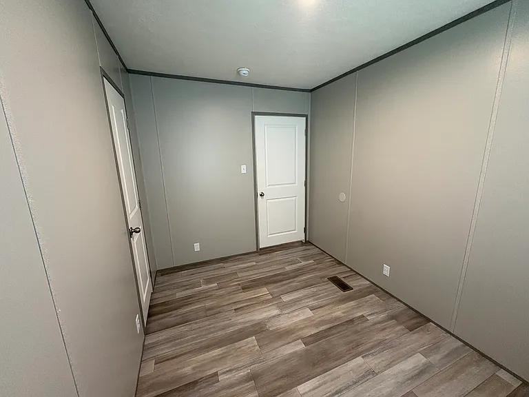 690 Rose Blvd — Photo 22