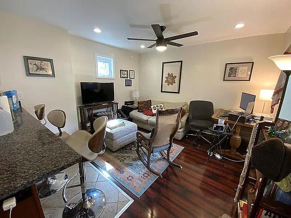 5th image of 3714 Butler St