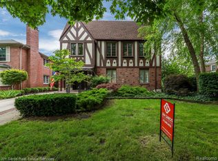 764 Harcourt Rd APT 2, Grosse Pointe, MI 48230