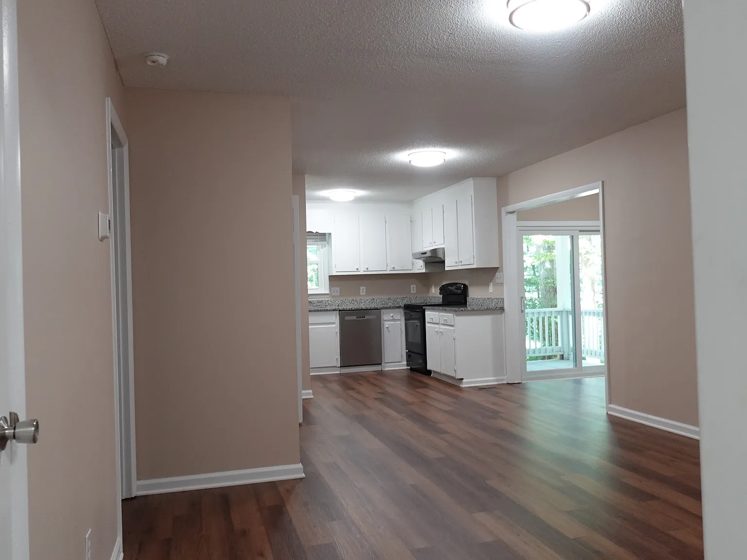 853 Eagles Nest Dr — Photo 4