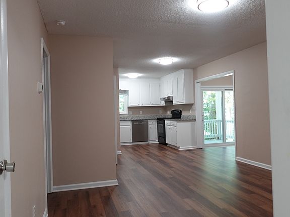 4th image of 853 Eagles Nest Dr