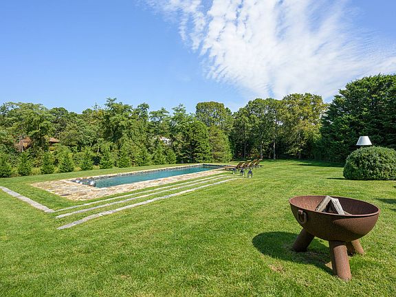 5th image of 41 Eastway Dr