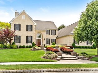 60 Woodland Dr, Plainsboro, NJ 08536