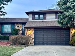 462 Anita Pl, Wheeling, IL 60090