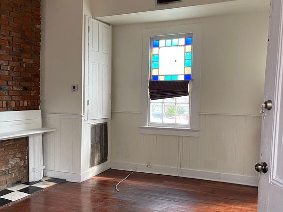 4th image of 1202 Marengo St APT A