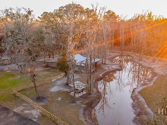 2nd image of 1705 Retreat Road