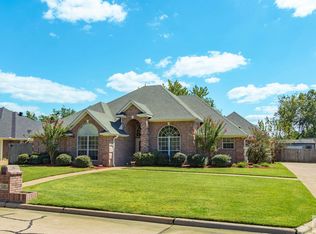 5805 Meadowland Dr, Texarkana, TX 75503