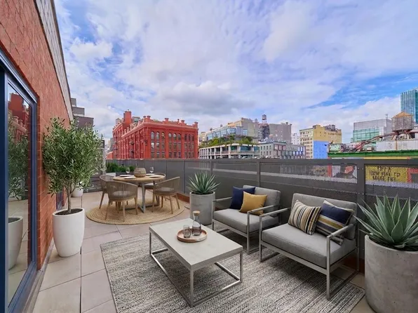 298 Mulberry Street image 1 of 26