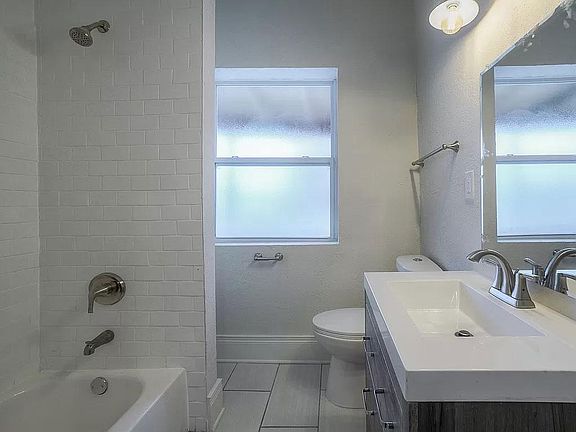 5th image of 716 Gladstone Ave APT 1