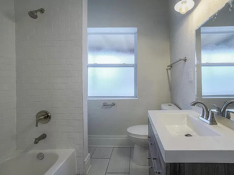 716 Gladstone Ave #2 — Photo 6