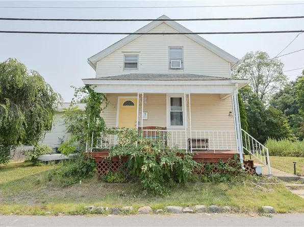 45 Angelico St, Johnston, RI 02919