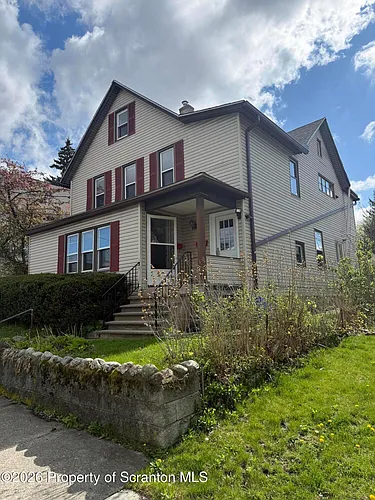1042 Taylor Ave Photo 1