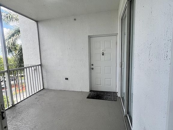 4th image of 10750 NW 66th St APT 401