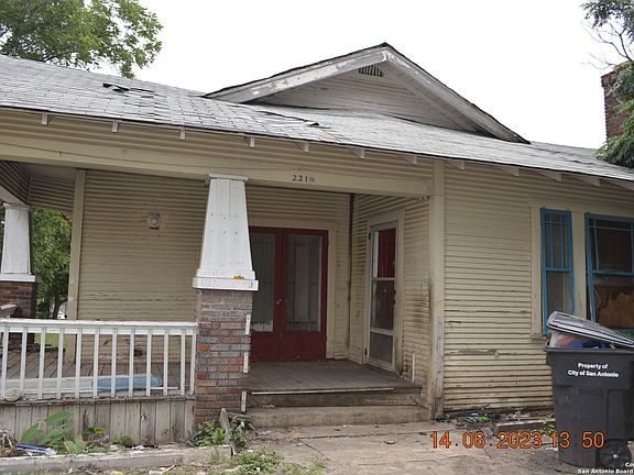 2nd image of 2210 BURNET ST