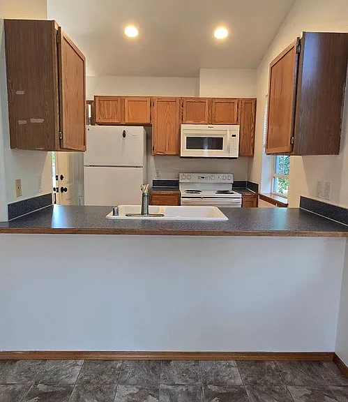 1808 E Sunset Dr #202 — Photo 4