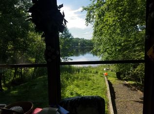 168 N Lake Dr, Dingmans Ferry, PA 18328