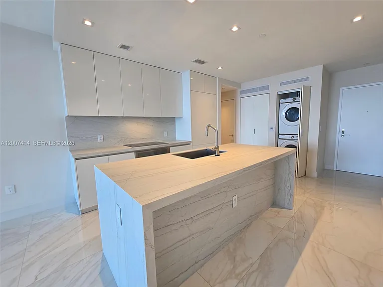 700 NE 24th St #3104 — Photo 10
