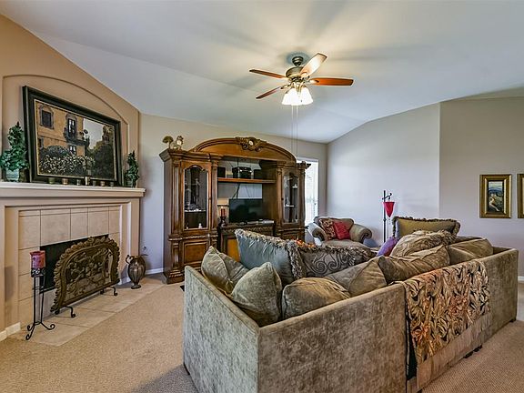 3rd image of 9543 Curry Landing Dr