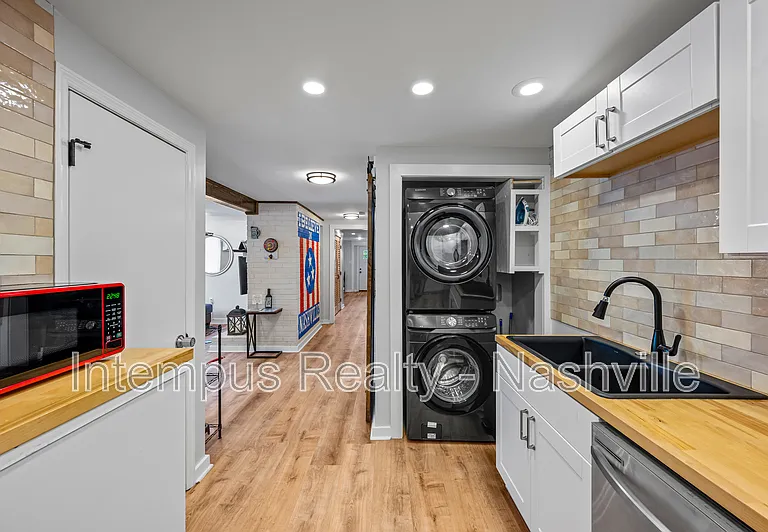840 Lemont Dr #B — Photo 8