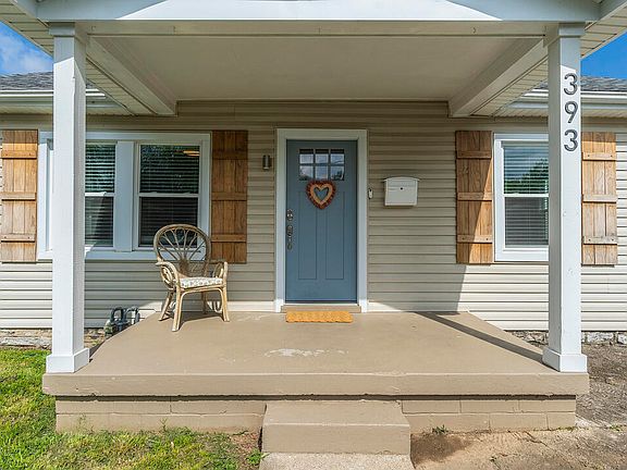 3rd image of 393 Bassett Ave