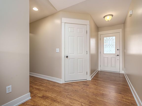 4th image of 8902 Macywood Ln