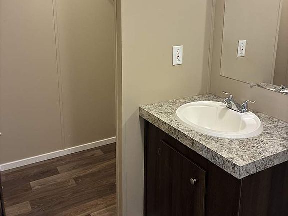 5th image of 701 W Mill St Lot 123