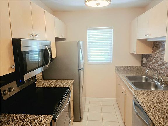 5th image of 3935 SW 26th Ter APT B