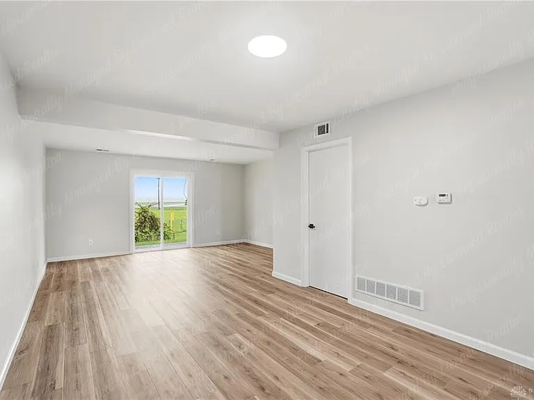 539 N Broad St — Photo 13