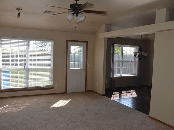 2nd image of 921 Kenwood Dr
