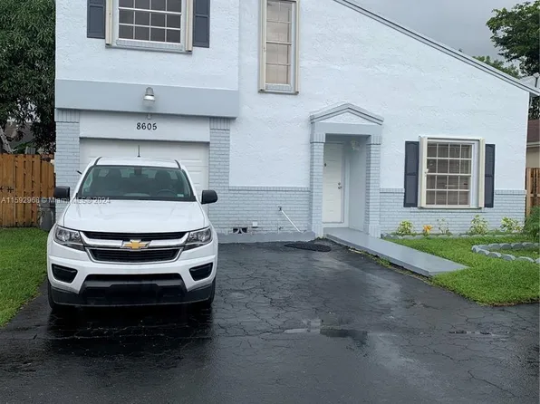 8605 NW 192nd Ter, Hialeah, FL 33015