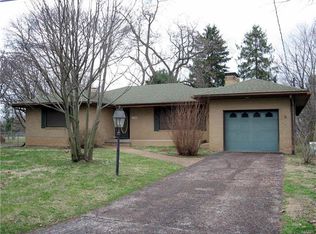 5304 Williams Pl, Godfrey, IL 62035