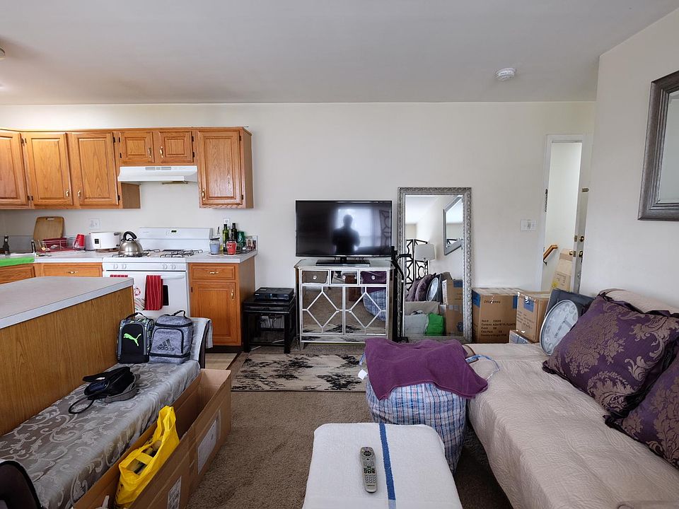 2nd image of 527 N Midland Ave APT 2