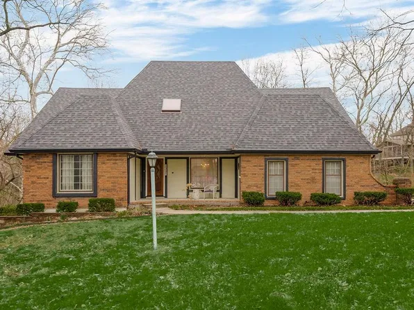 7317 N Nevada Ave, Parkville, MO 64152