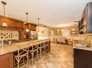 2 Meadowview Rd, Foxboro, MA 02035