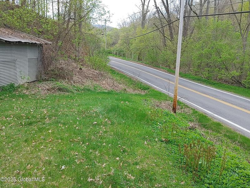 3rd image of 73 River Road