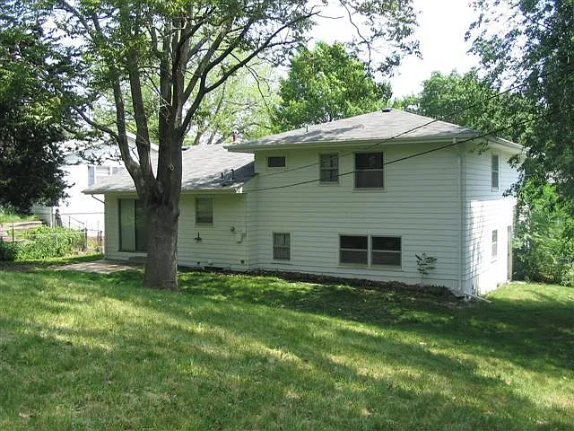 1110 Kingston Ave — Photo 16