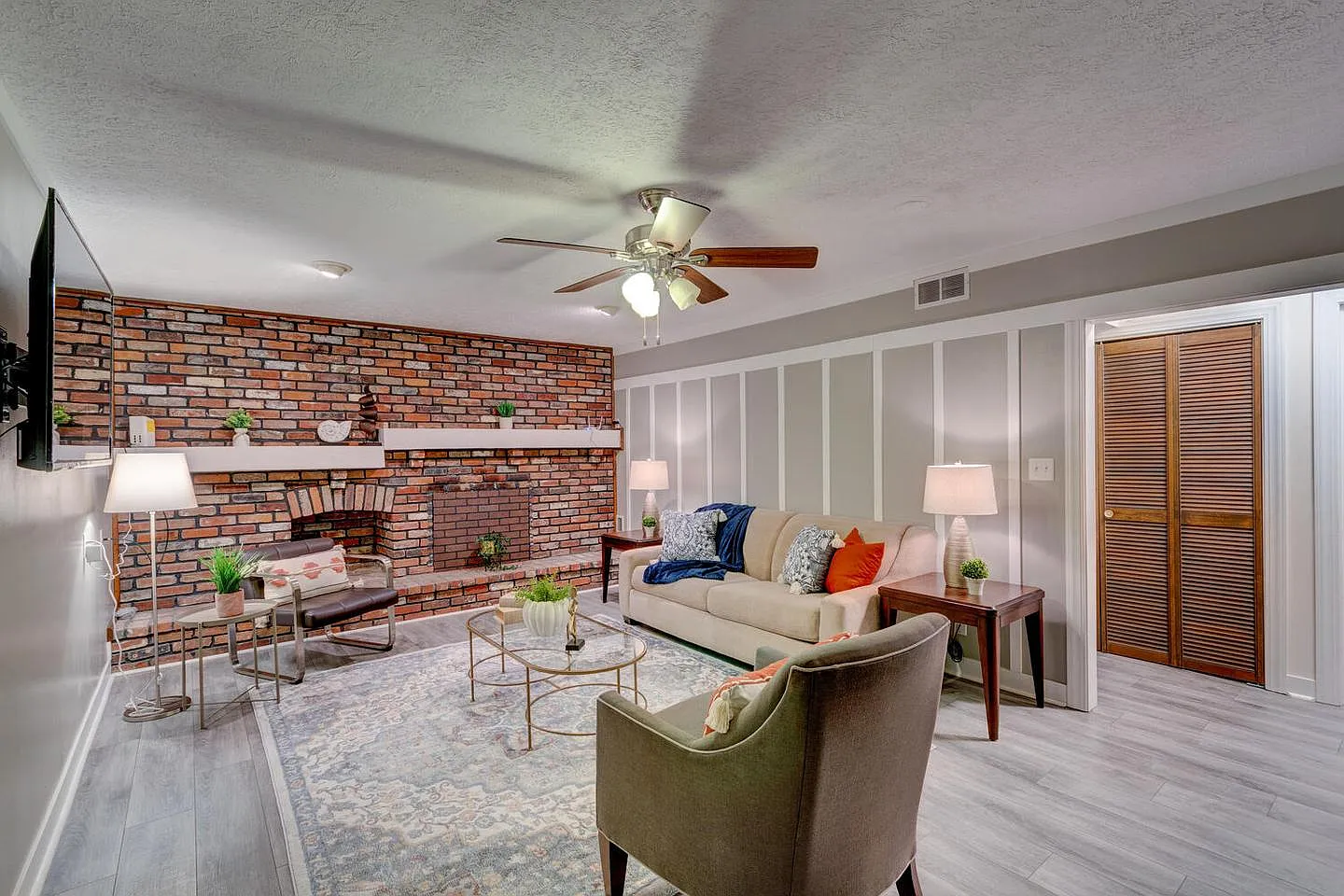 Eastwind Court Haven with Modern Updates & Space to Grow — Photo 3
