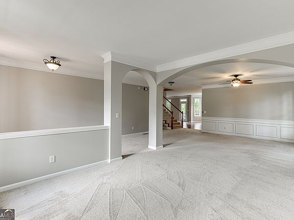 5th image of 5971 Peacock Ln