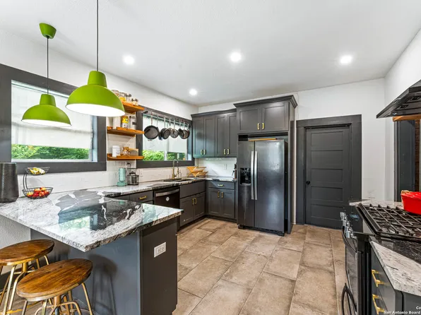 427 Hampshire, San Antonio, TX 78210