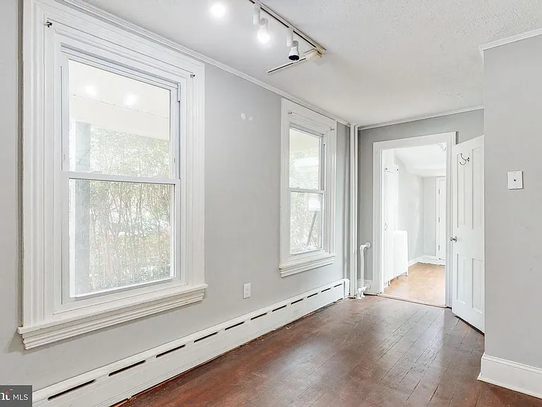 501 S Church St — Photo 11