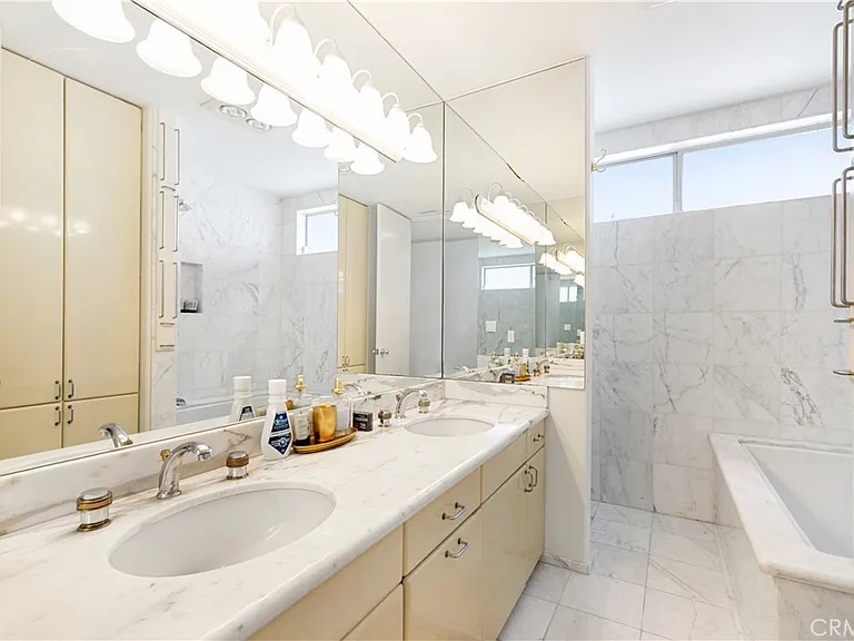 1356 Summitridge Dr — Photo 30