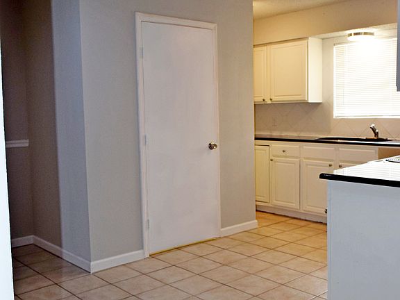 5th image of 5626 Gatewood Ave