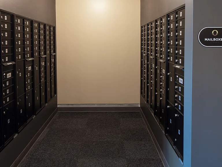 Riverhouse Apartments — Photo 9