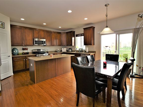 3rd image of 3515 Carlisle Ln