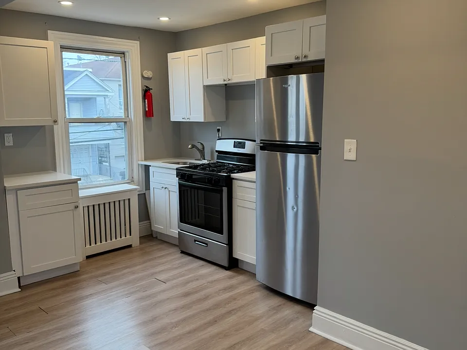 125 Fabyan Pl #2